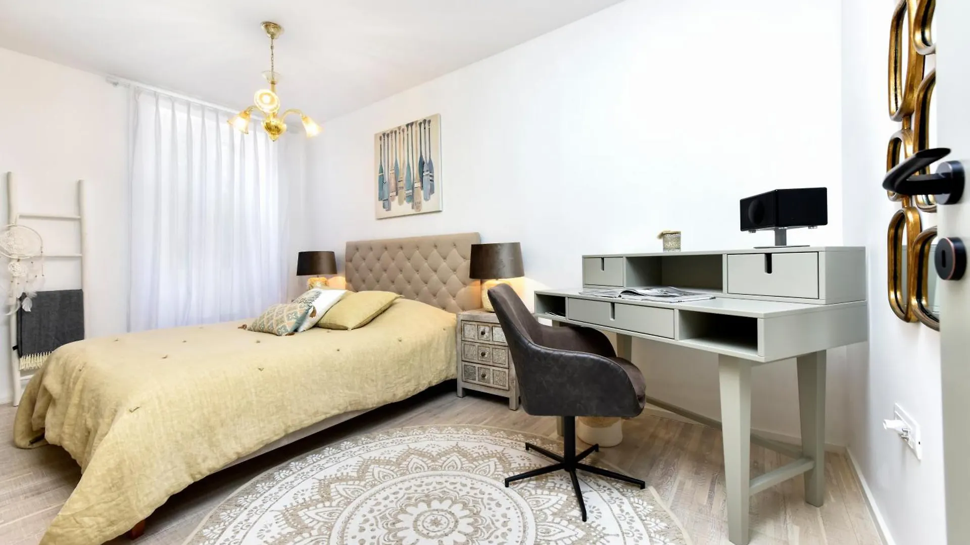 Luxury Apartment Sunce location